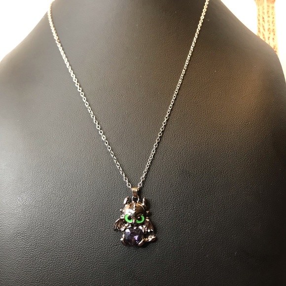 Toothless how to train a dragon purple heart necklace - Picture 2 of 7